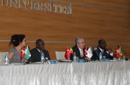 Uzmanlar, seçime hazırlanan Mali'de savaş tehlikesine dikkat çekiyor