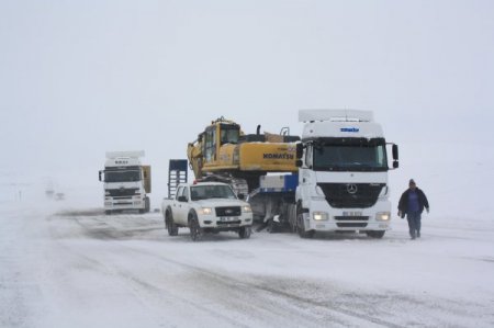 Uzun yola zincirsiz çıkınca tehlike atlattı