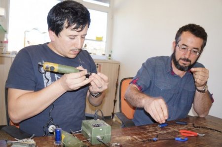 Vahşi hayvanların dişleri usta elinde tespihe dönüşüyor (Özel)