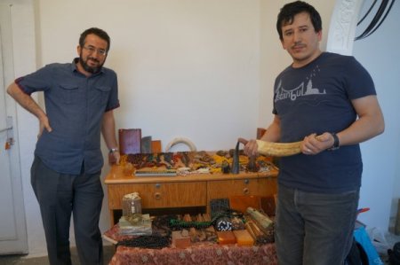 Vahşi hayvanların dişleri usta elinde tespihe dönüşüyor (Özel)