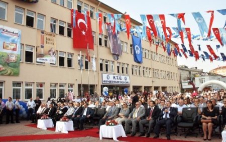 Vakfıkebir Meslek Yüksekokulu 7. dönem mezunlarını uğurladı