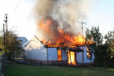 Vakfıkebir’de ahşap ev yandı