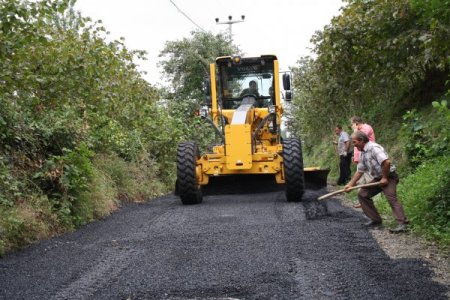 Vakfıkebir'de bozuk okul yolları asfaltlandı