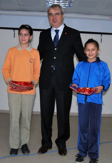 Vakfıkebir’de kitap kurtları ödüllendirildi