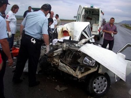 Vakfıkebir'de Trafik Kazası: 1 Ölü, 2 Yaralı