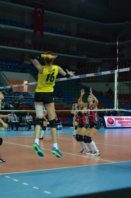 VakıfBank, ligdeki yedinci maçını da kazandı