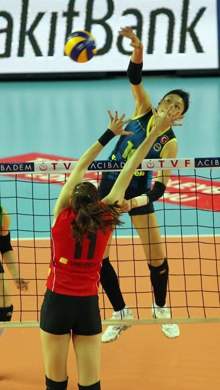 Vakıfbank: 3 - Fenerbahçe: 1