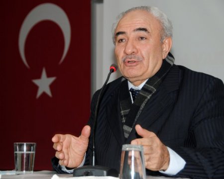 Vakkasoğlu: Çocuklara yabancı dil öğrenmede Akif'i rol model gösterelim