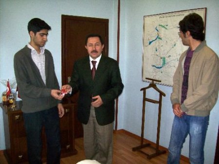 Vali, Fem'in Birincilerini Altınla Ödüllendirdi