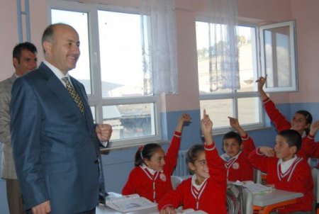 Vali, iş adamlarını bölgeye yatırım yapmaya davet etti