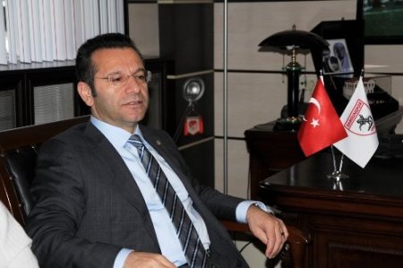 Vali Aksoy, ligde zor günler geçiren Samsunspor'u ziyaret etti