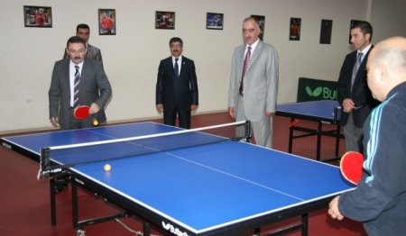 Vali Altınok: Herkesi spor yapmaya davet ediyoruz