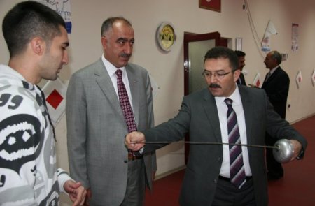 Vali Altınok: Herkesi spor yapmaya davet ediyoruz