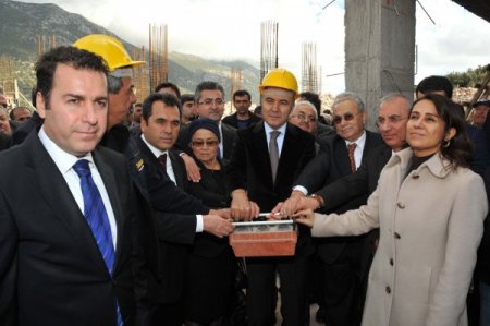 Vali Altıparmak: Antalya, hayırseverlik adına Türkiye'de ilk sırada