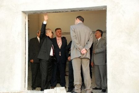 Vali Ata Yapımı Devam Eden Okulları İnceledi