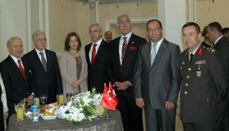 Vali Atış: Bayramlar Hoşgörünün Arttığı, Sevinç Ve Hüzünlerin Paylaşıldığı Günlerdir