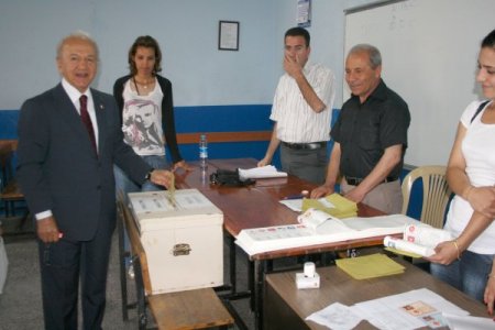 Vali Atış: Seçim Bayramımız Kutlu Olsun