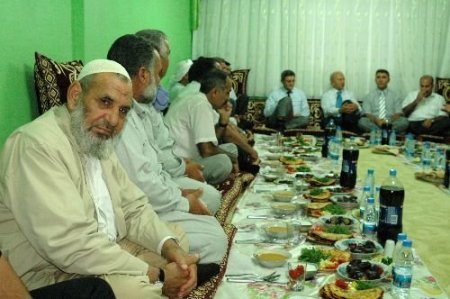 Vali Atış'tan Açılımın Ruhuna Uygun Konuşma: Biz Kardeş Olmak İçin Değil, Kardeşliğimizi Pekiştirmek İçin Uğraşıyoruz