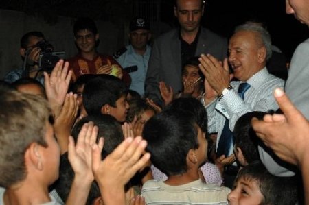 Vali Atış'tan Açılımın Ruhuna Uygun Konuşma: Biz Kardeş Olmak İçin Değil, Kardeşliğimizi Pekiştirmek İçin Uğraşıyoruz
