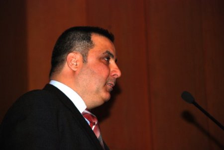 Vali Atış'tan Doktorlara: Benden 3 Bin 500 Lira Fazla Maaş Alıyorsunuz, Ağlamayın