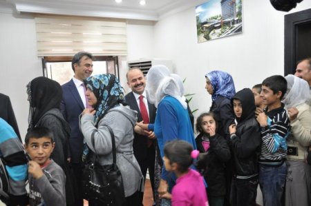 Vali Aydın, resmi bayramlaşma töreni ardından halkla bayramlaştı