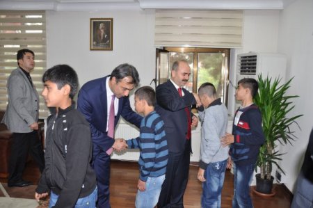 Vali Aydın, resmi bayramlaşma töreni ardından halkla bayramlaştı