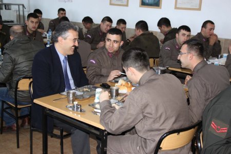 Vali Ayyıldız, jandarmadan brifing aldı