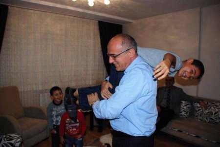 'Vali baba seviyoruz seni çok'