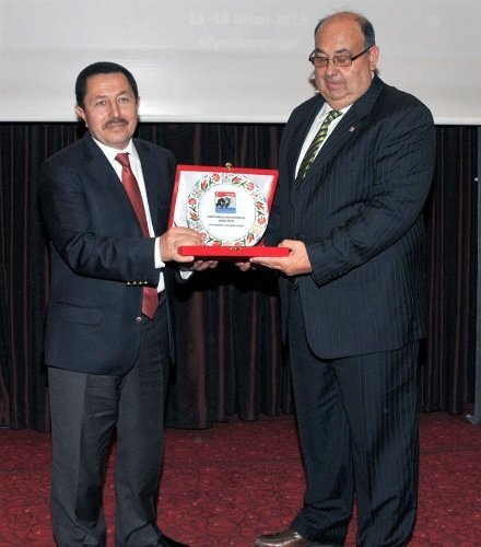 Vali Balkanlıoğlu: Üretici birlikleri güçlenirse Afyon ette bir numara olur