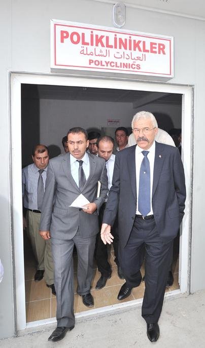 Vali Cerrah, Cevdetiye'de bulun çadır kenti denetledi