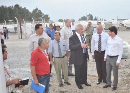 Vali Cerrah, Cevdetiye'de bulun çadır kenti denetledi