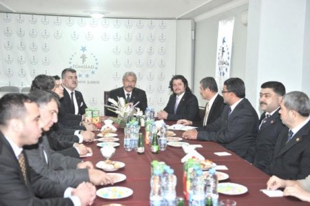 Vali Cerrah, 'Rüyalar Şehri 2023 Osmaniye Projesi'ni izledi