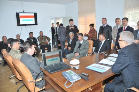 Vali Cerrah, Suriyelilerin kaldığı konaklama tesislerinde incelemelerde bulundu