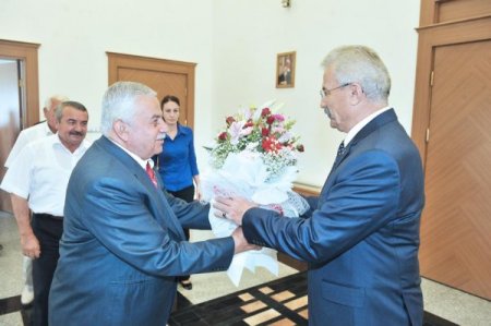 Vali Cerrah'tan esnaf odalarına kaçak uyarısı