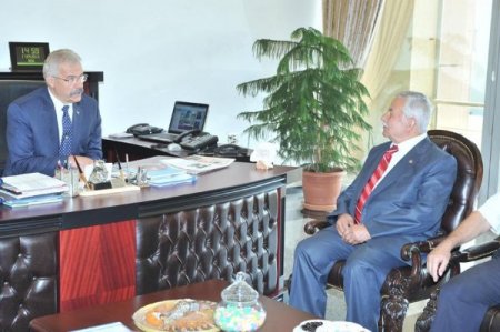 Vali Cerrah'tan esnaf odalarına kaçak uyarısı