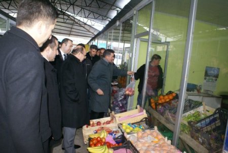 Vali Çiçek Esnafı Ziyaret Etti