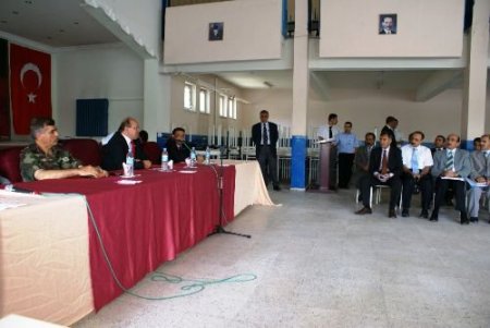 Vali Çiçek: Sorunların Çözümü İçin Herkes Elini Taşın Altına Koymalı