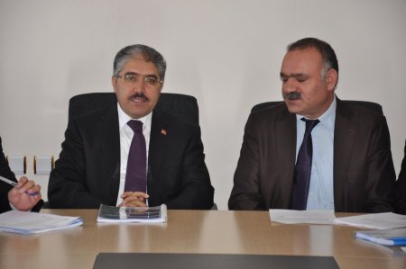 Vali Çınar, 2012 yılı yatırım programını anlattı