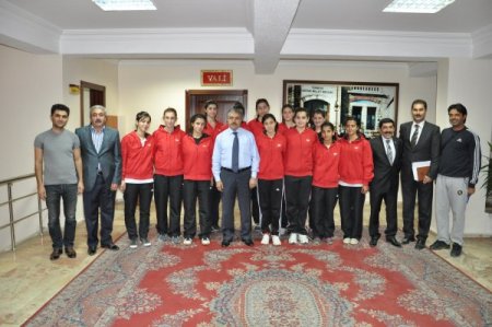 Vali Çınar, Muş’un Sultanları'nı tebrik etti