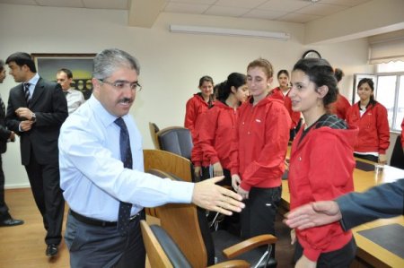 Vali Çınar, Muş’un Sultanları'nı tebrik etti