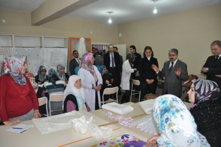 Vali Çınar, Toplum Merkezini İnceledi