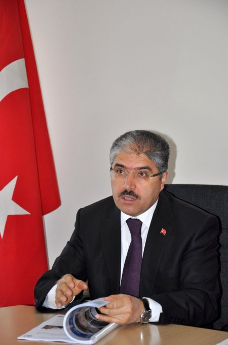 Vali Çınar: Az personelle en çok hizmet üreten özel idareyiz