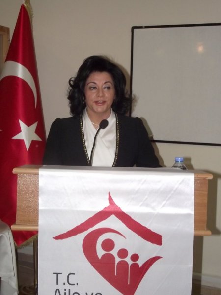 Vali Civelek’ten koruyucu aile çağrısı