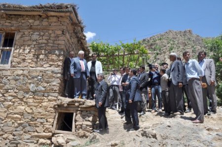 Vali Çolak, Dolunun Vurduğu Beğendik Beldesinde İncelemelerde Bulundu