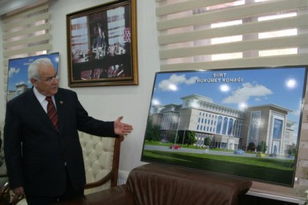 Vali Çolak, Yeni Hükümet Konağını Tanıttı