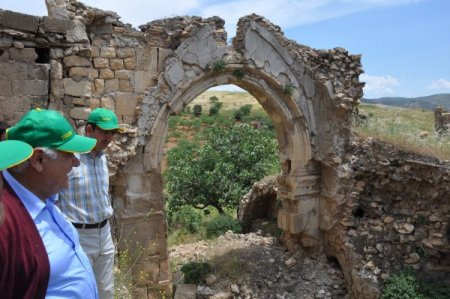 Vali Çolak:siirt'in Gözbebeği Bağlara Ve Bahçelere Sahip Çıkmak Hepimizin Görevi