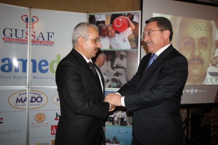 Vali Coş: Hekimlerimizin insanlığa hizmeti SAMEDER ile ülke sınırlarını aştı