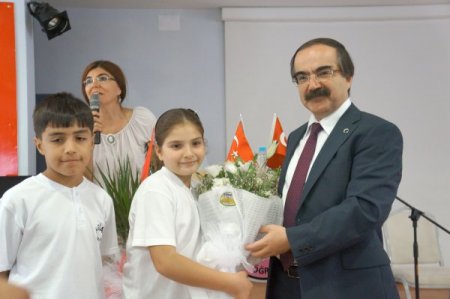 Vali Coş: Vatan sevgisi, sosyal medyaya mesajlar yazarak olmaz