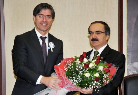 Vali Coş: Vergi dairelerindeki kuyruklar geçmişte kaldı