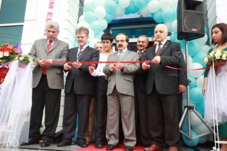 Vali Coş'u 'gururlandıran' açılış